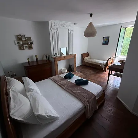 Au Roc De Bourzac Avec Piscine Privée Hébergement de vacances